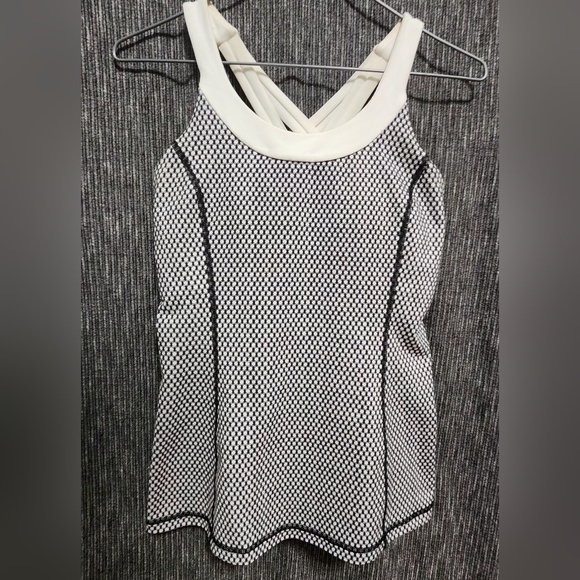 Lululemon Size 6 - Picture 1 of 4